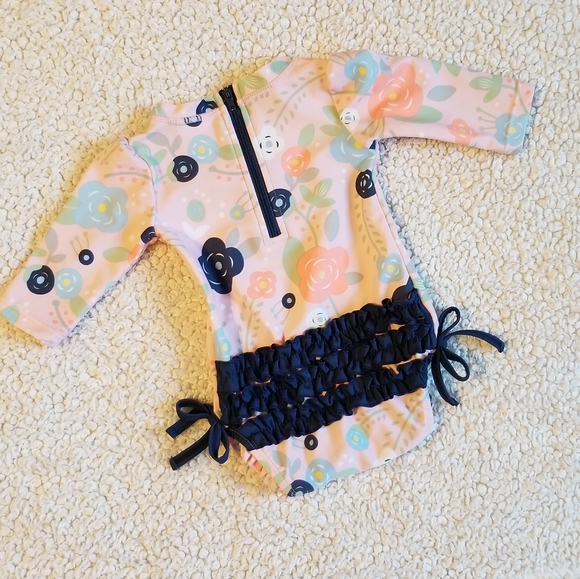 0-3m Swimsuit - Picture 4 of 6